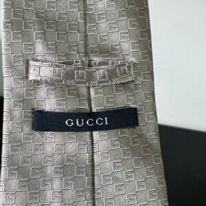 Gucci Silver Geometric Design Tie